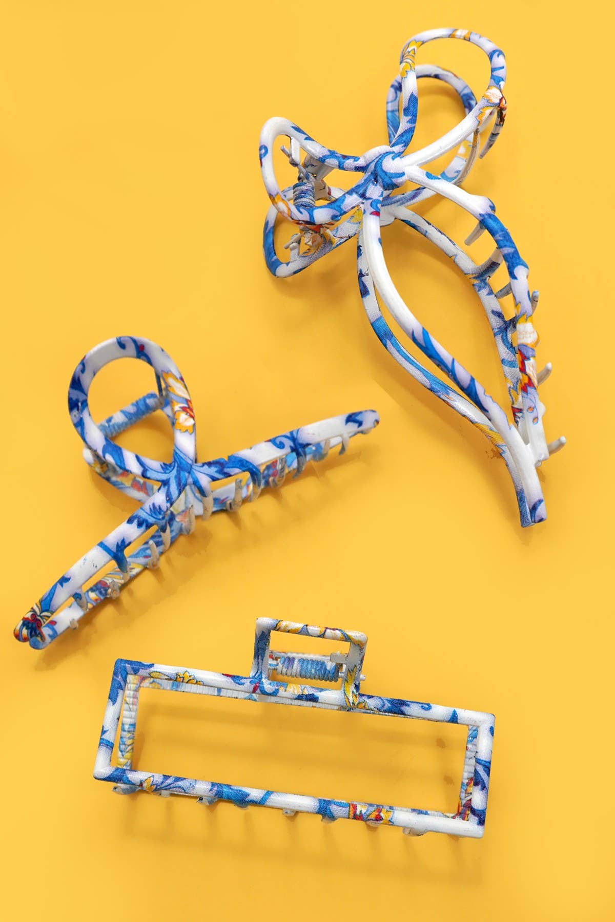 VINTAGE TOILE PATTERN PORCELAIN HAIR CLAW CLIPS | 40H914