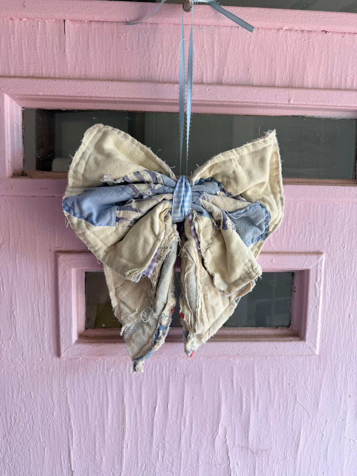 Hanging bow