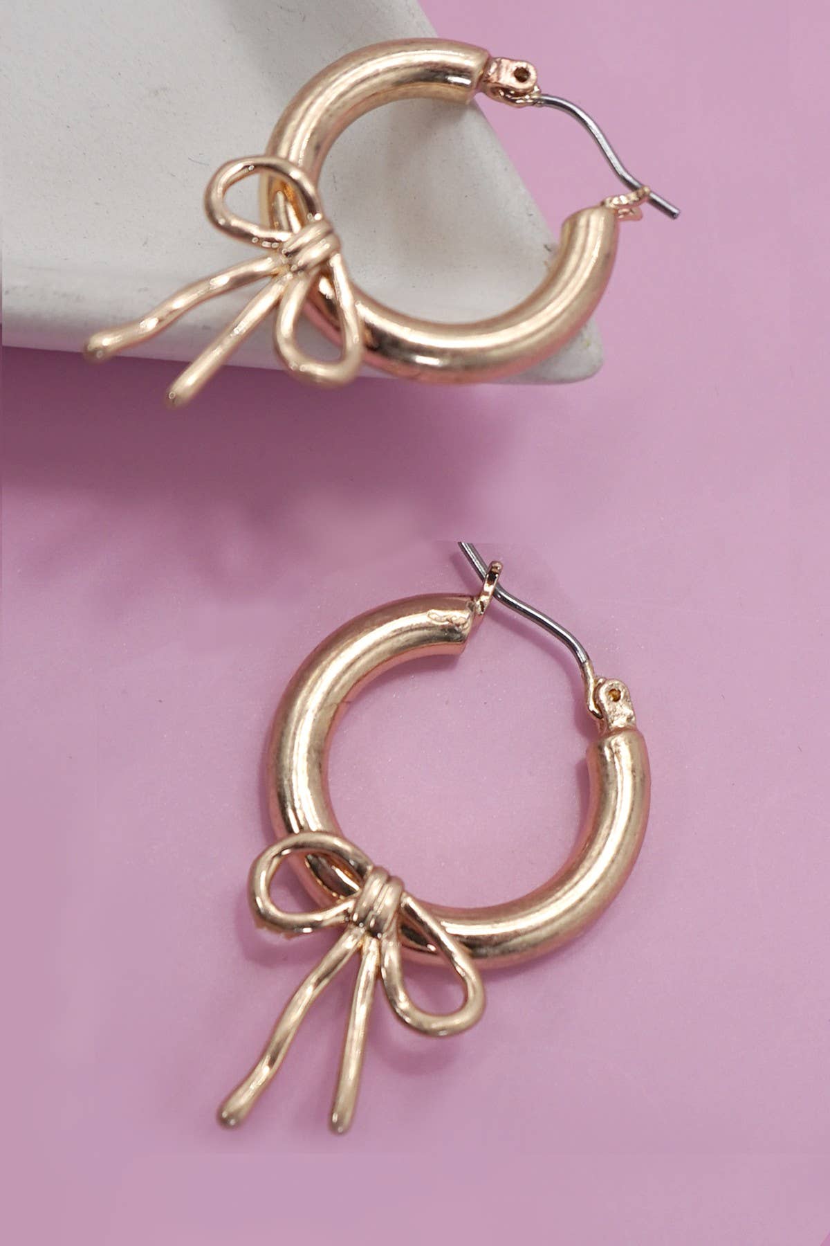 WORN GOLD BOW PUFFY HOOP EARRINGS | 80E06289