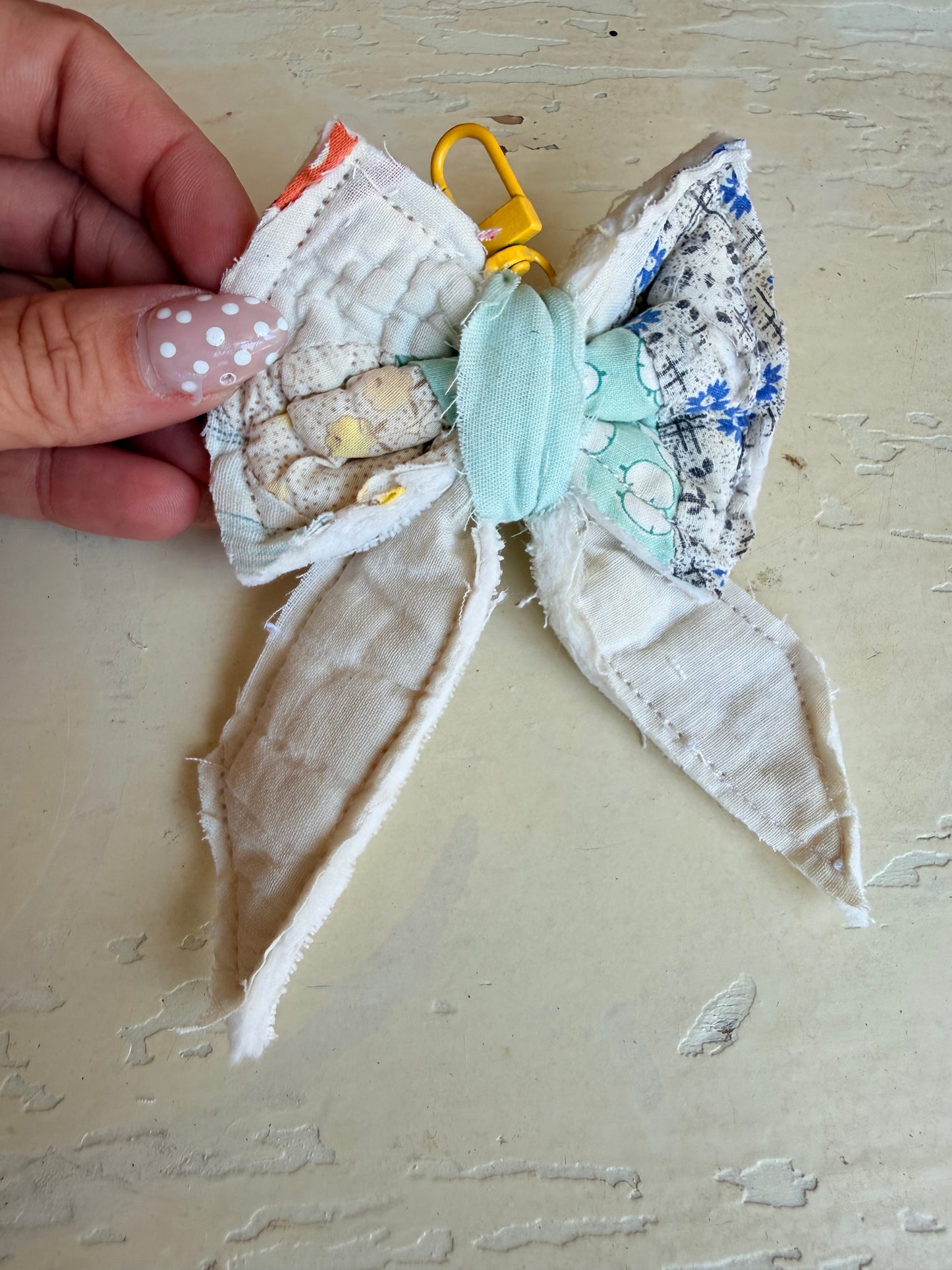 Bow Keychain 85 Med Size