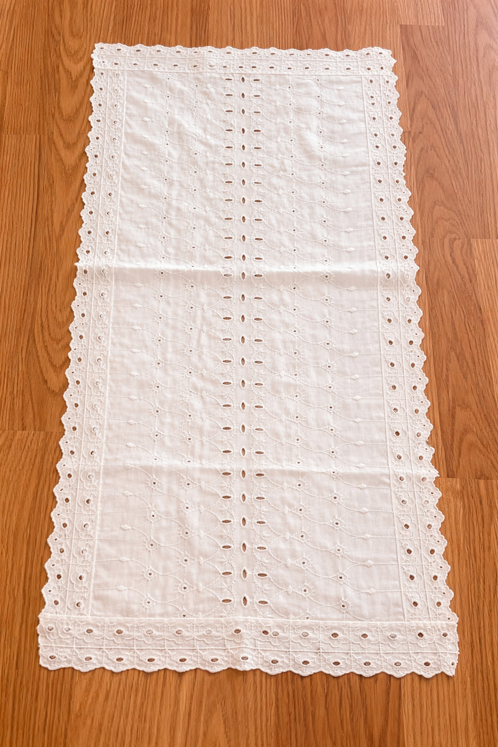 Vintage Eyelet Lace Dresser Scarf/ Table Runner