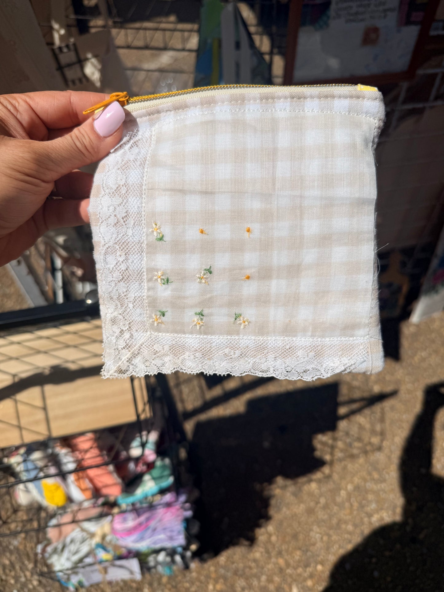 Handkerchief Zip- daisy
