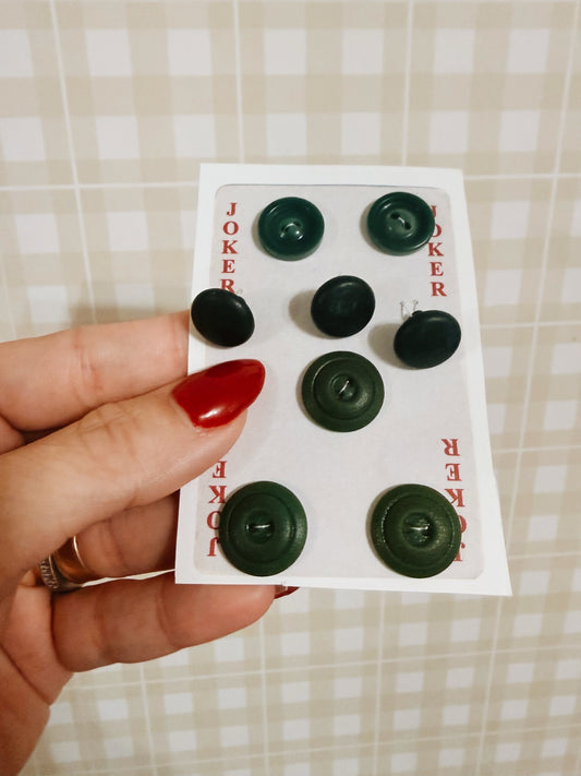 Green Mixed Vintage Buttons Card | MX-006