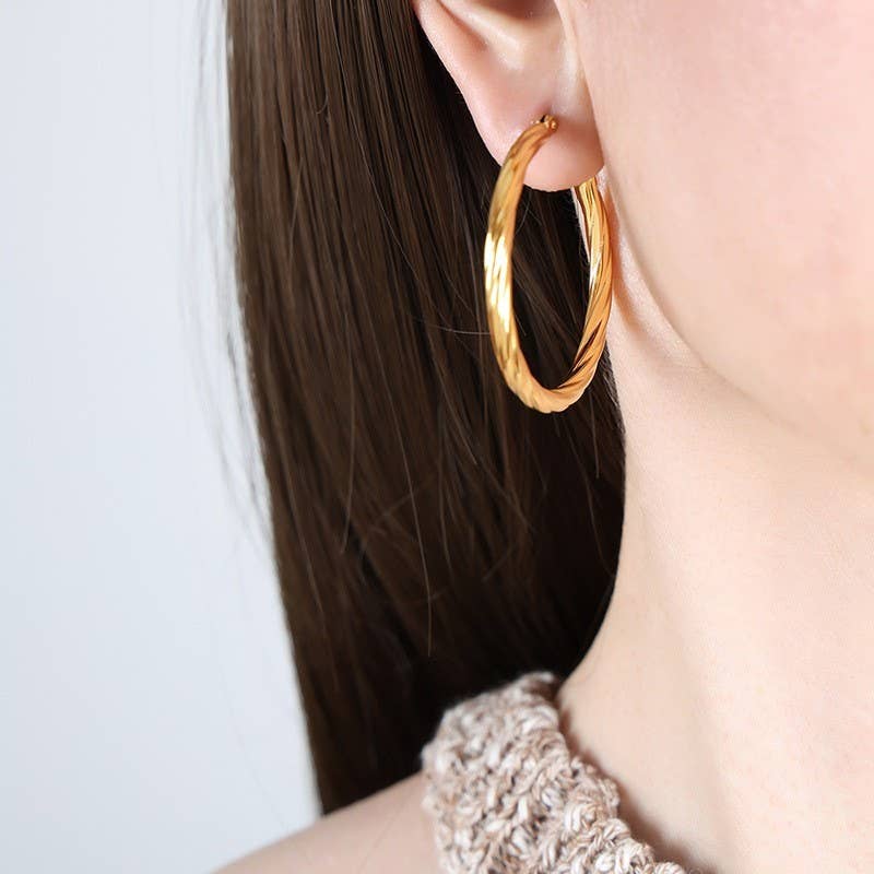 18K Stainless Steel Tarnish Free Waterproof Hoop | 40E390