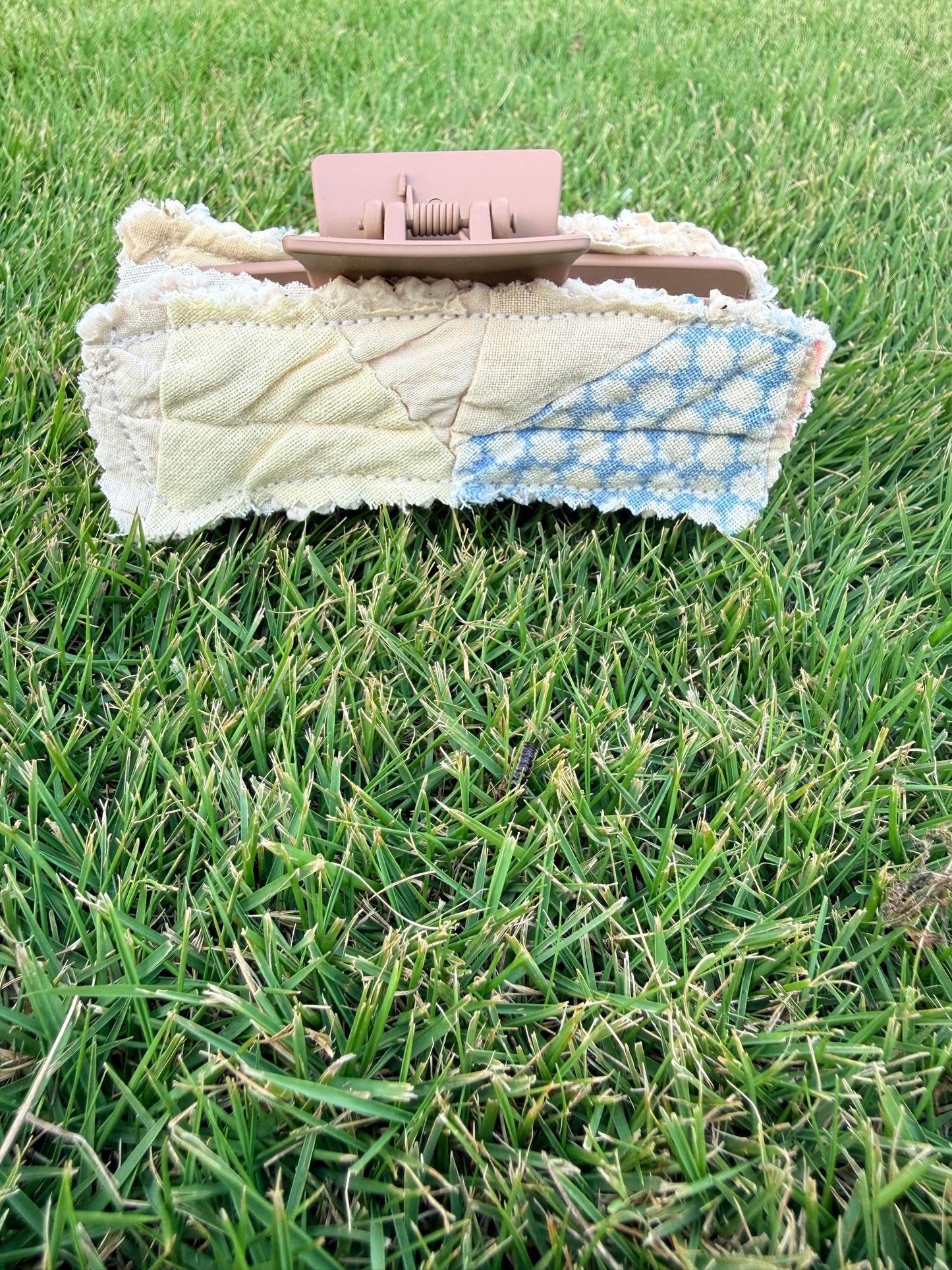 Vintage Quilt Claw Clip 4.3in10