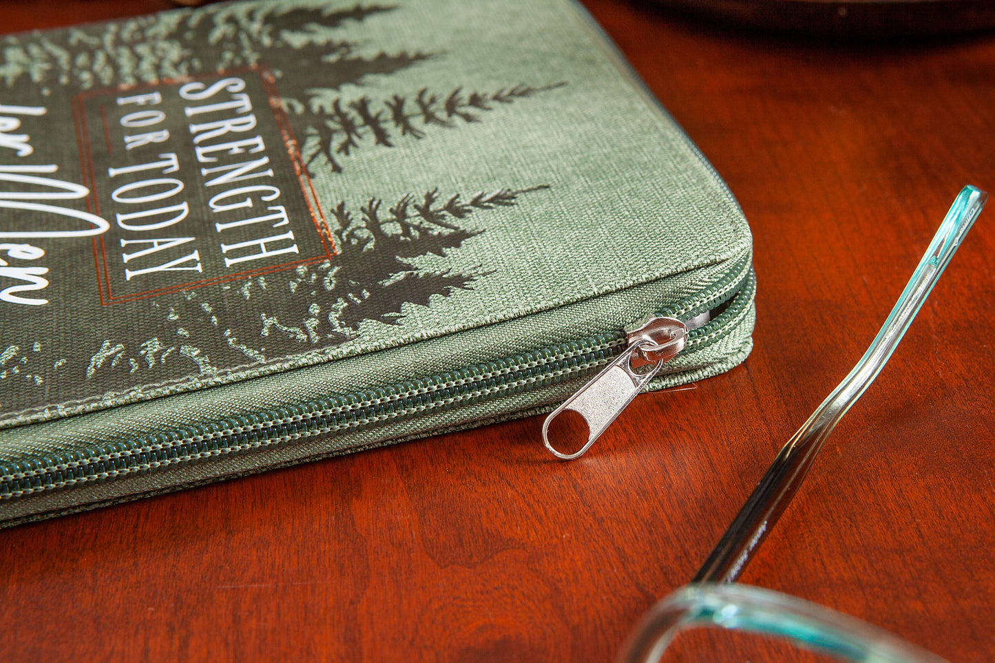 Strength for Today for Men (Devo, Easter Gifts for Men)