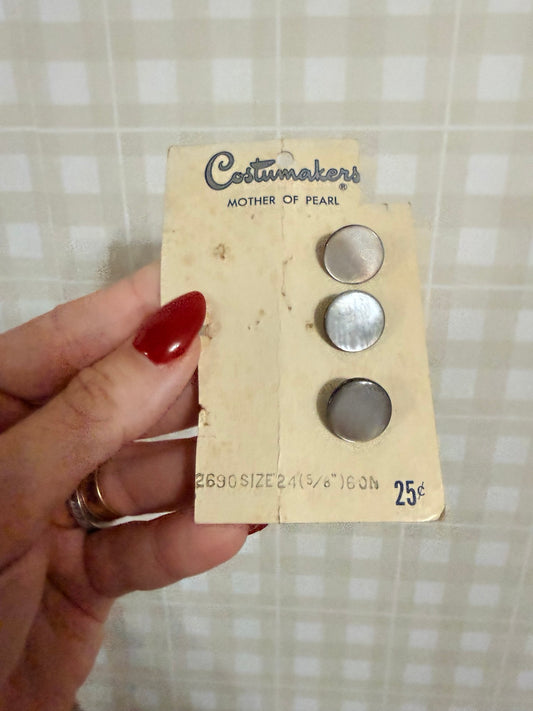 Costumakers Mother of Pearl Buttons on Card | Bt-268