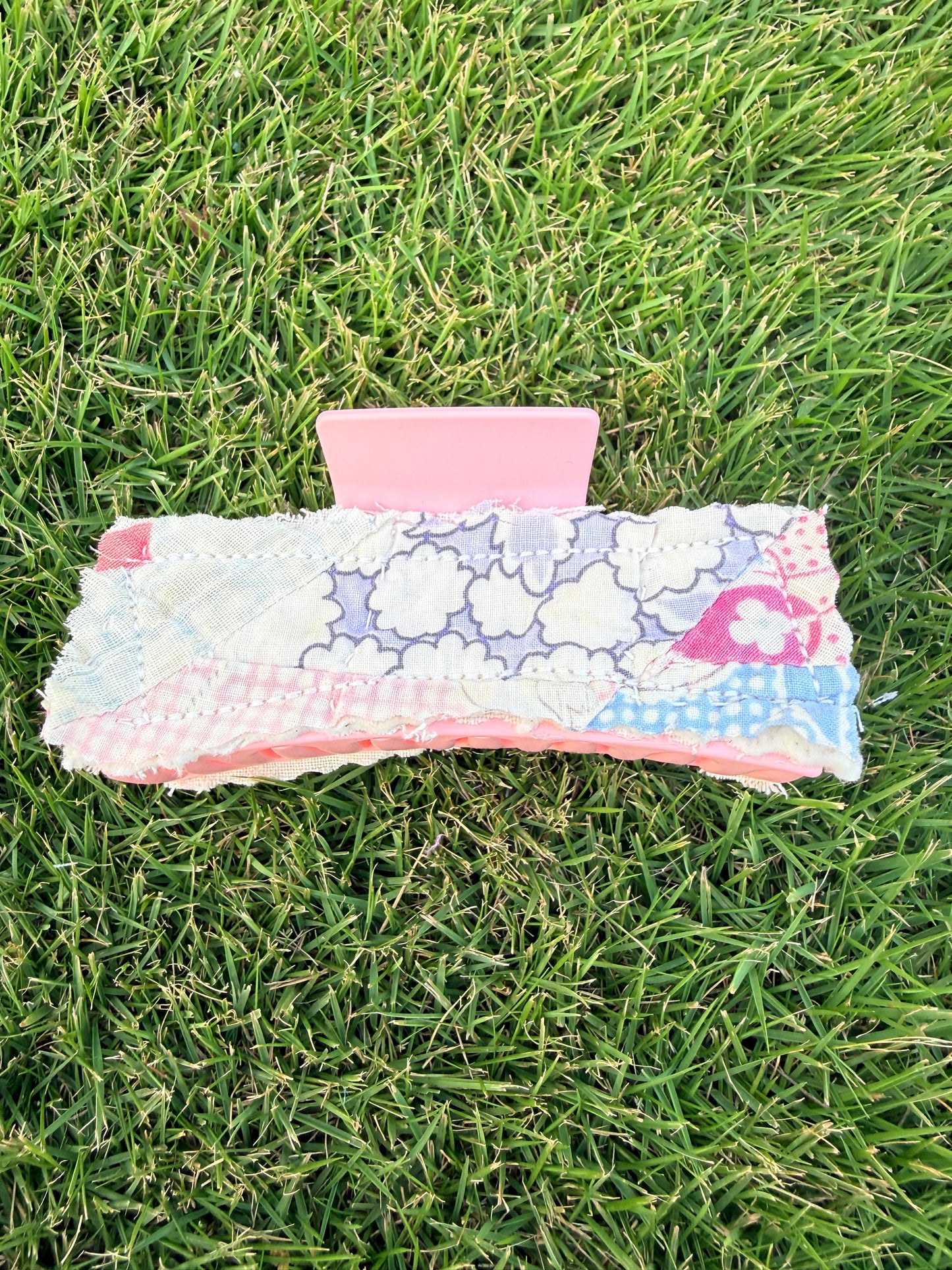Vintage Quilt Claw Clip 4.3in 17