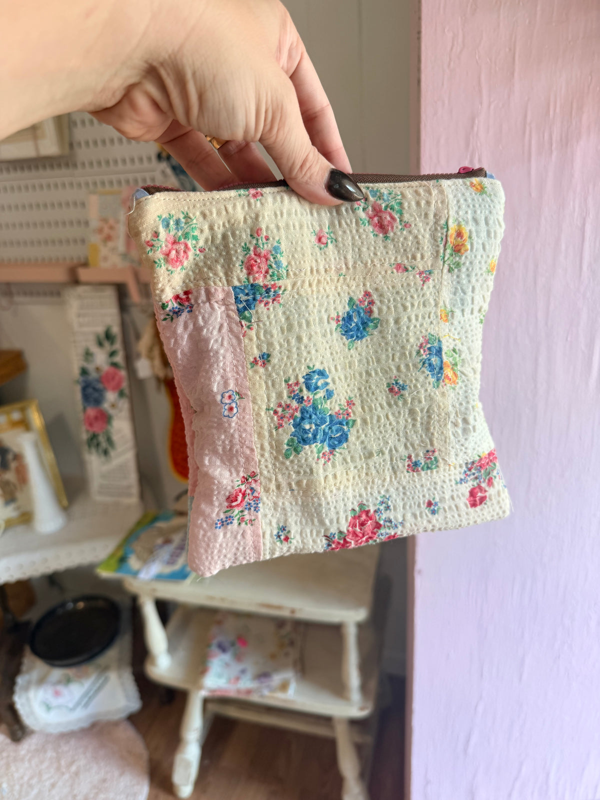 VIntage Quilt Med Zip bag
