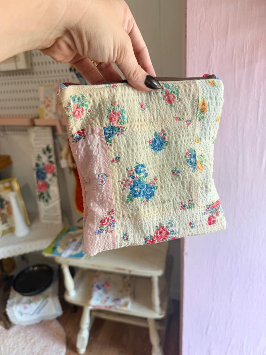 VIntage Quilt Med Zip bag