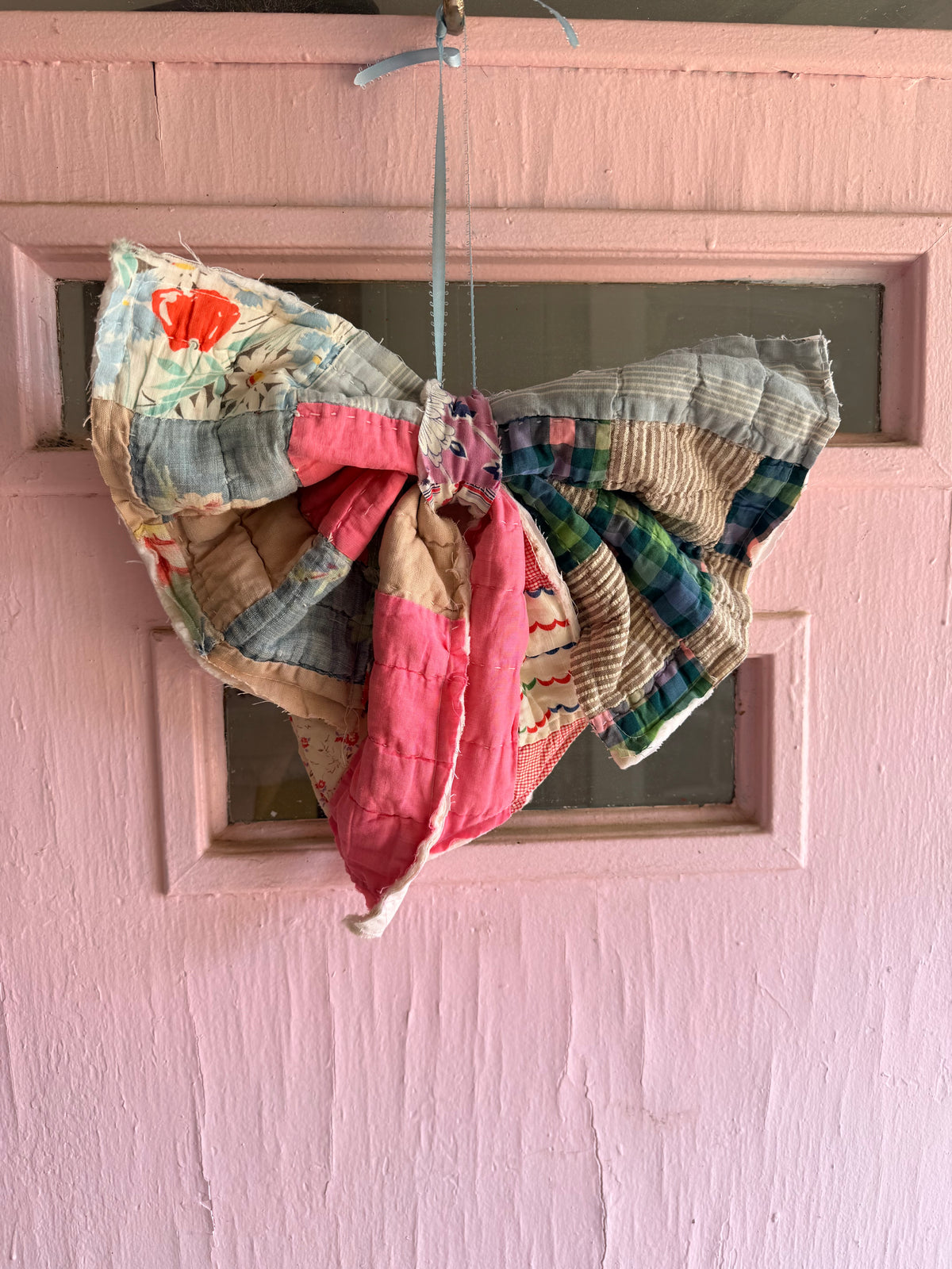 Hanging bow