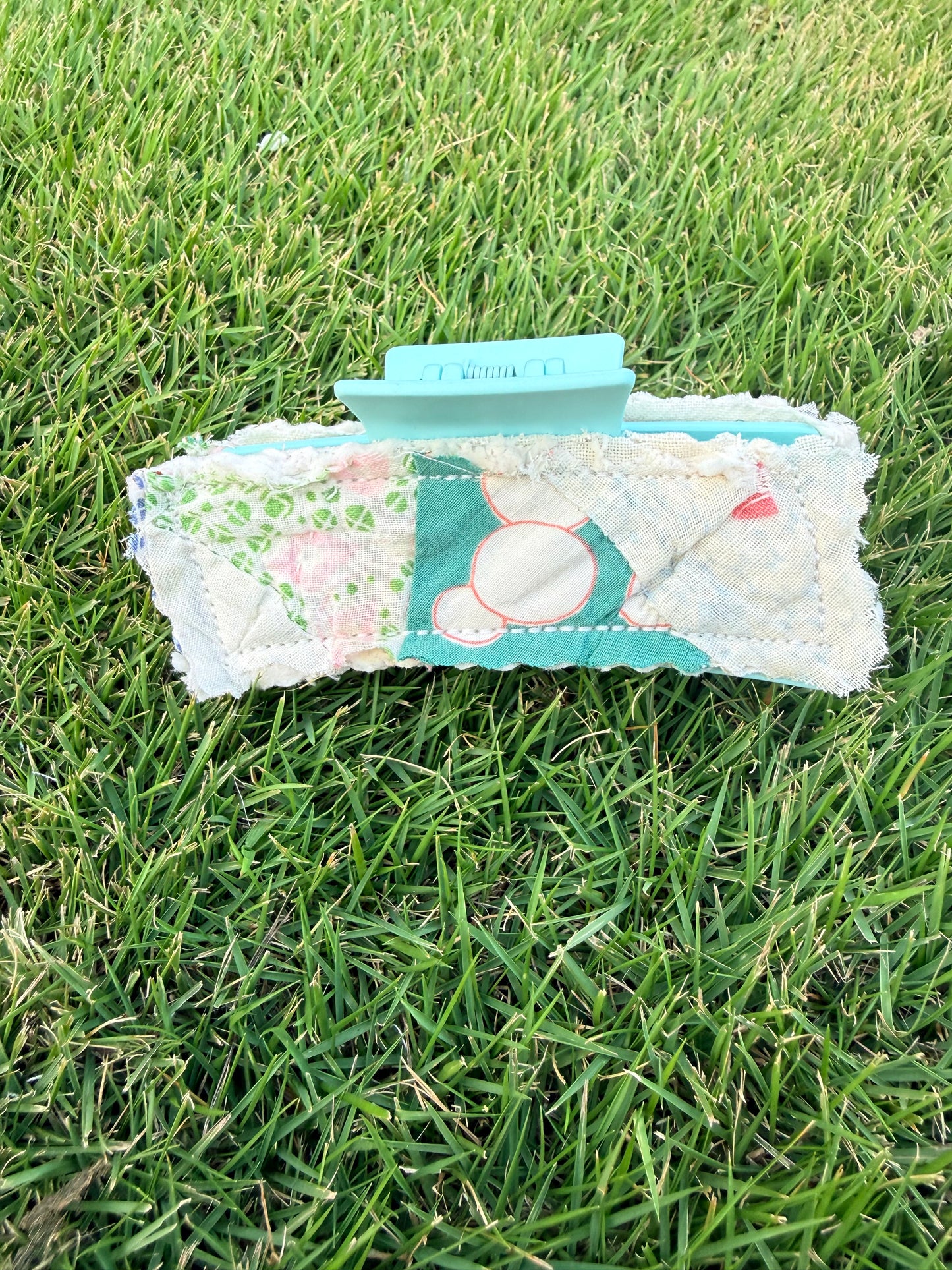 Vintage Quilt Claw Clip 4.3in 14
