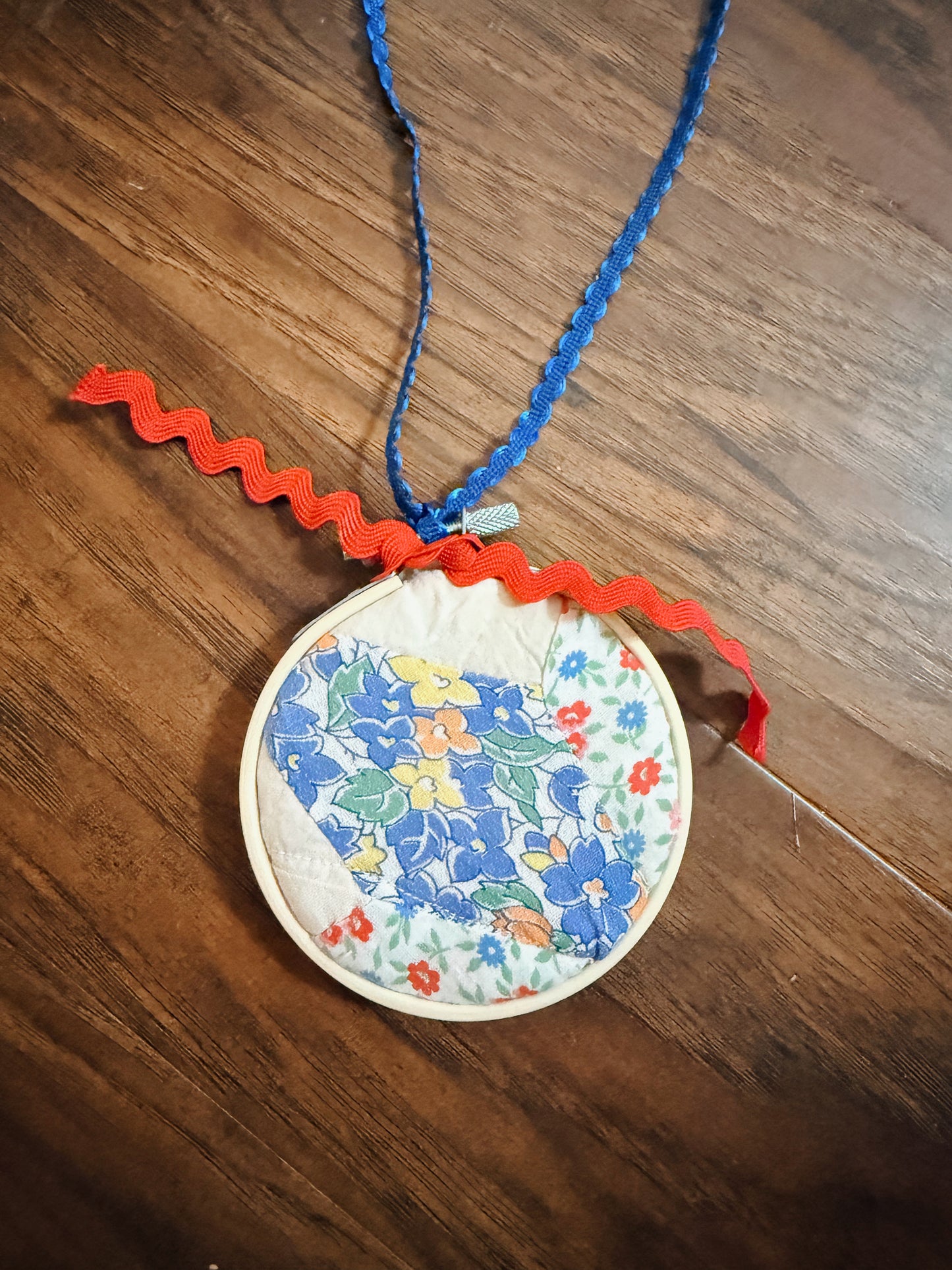 CAR MIRROR CHARM 10