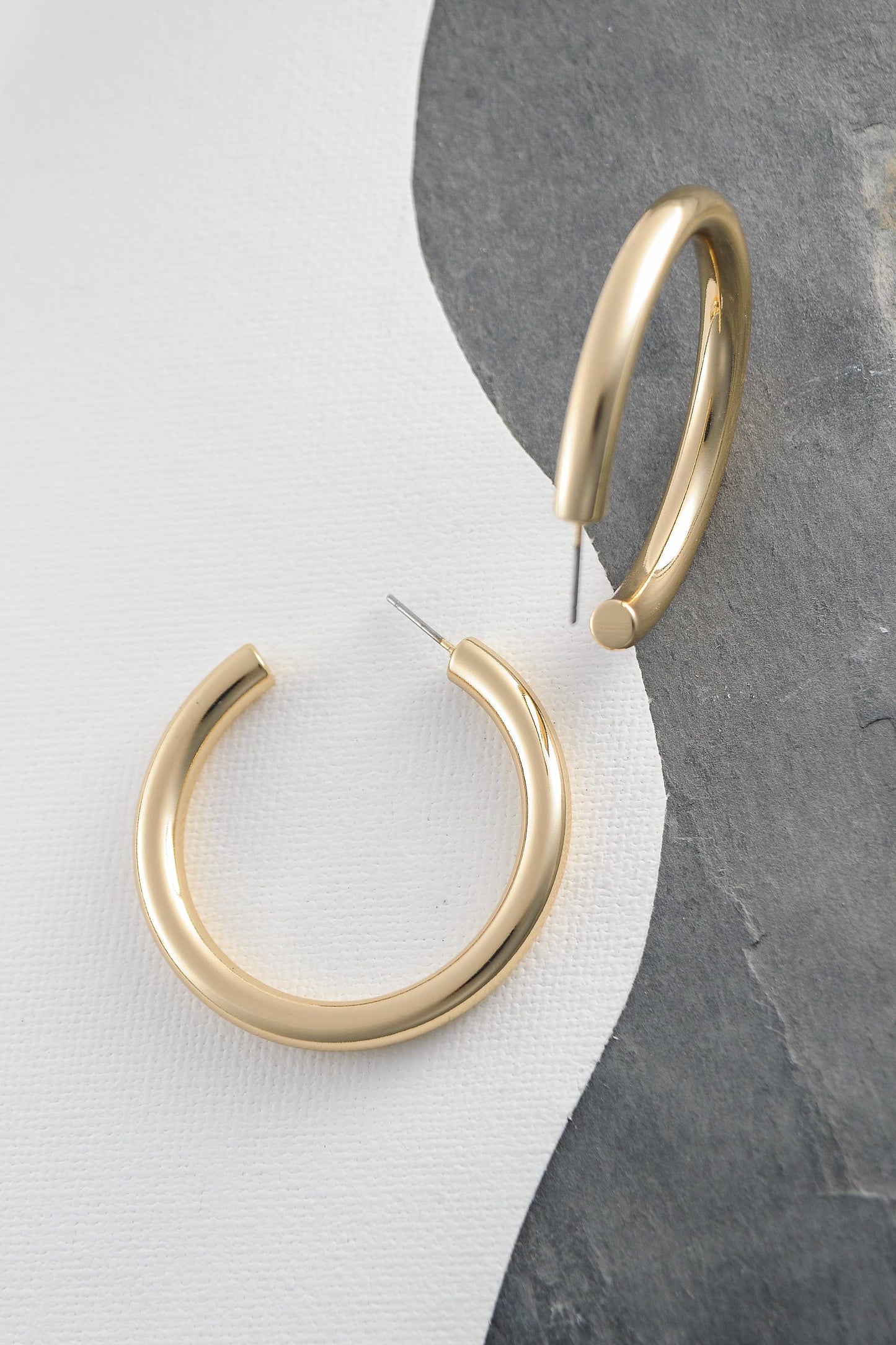 CLASSIC CHUNKY HOOP EARRINGS 1.75 INCH  |  10E3032446