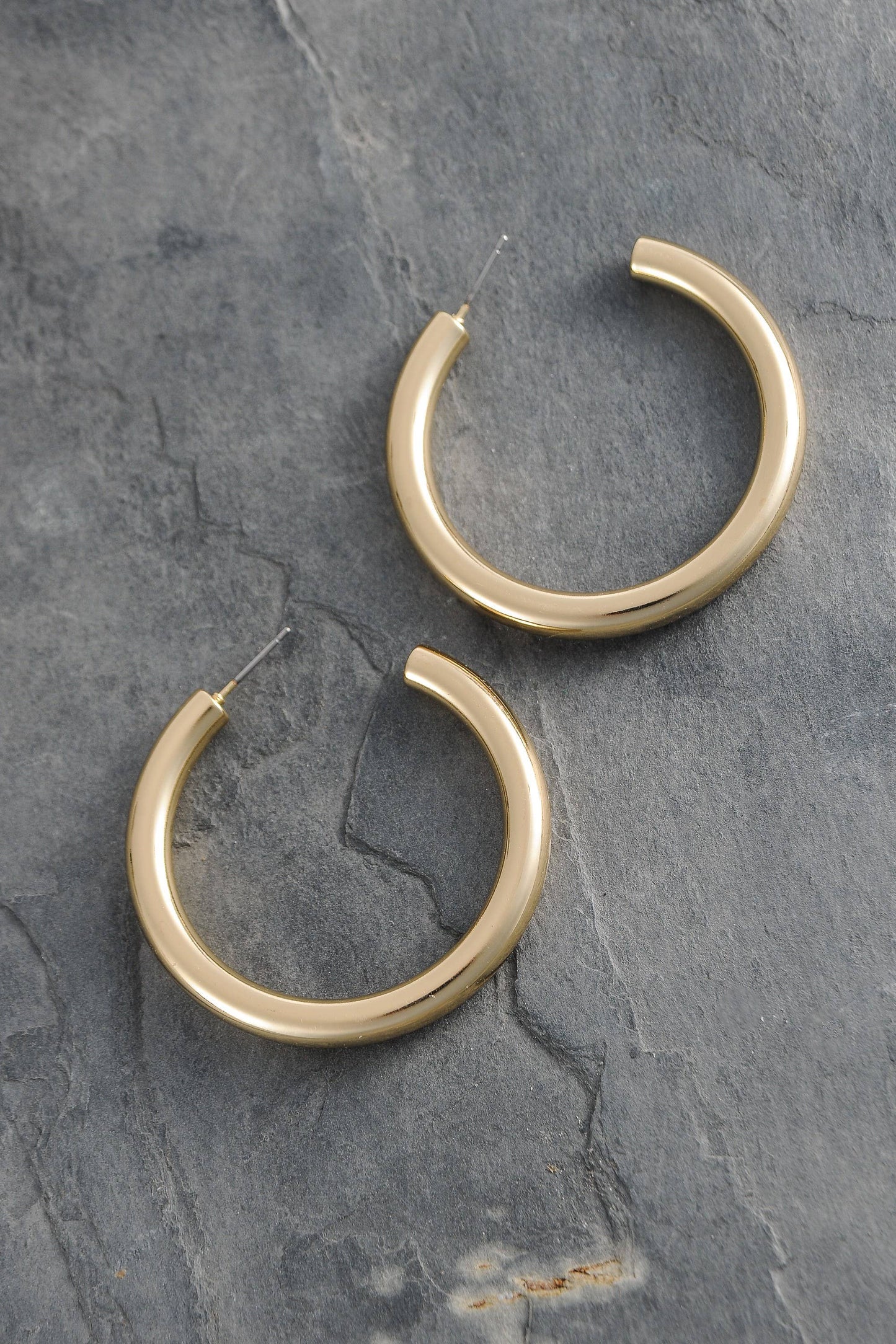 CLASSIC CHUNKY HOOP EARRINGS 1.75 INCH  |  10E3032446